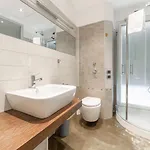 Apartment Via Cerva 7 Milan