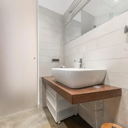 Apartment Via Cerva 7 Milan
