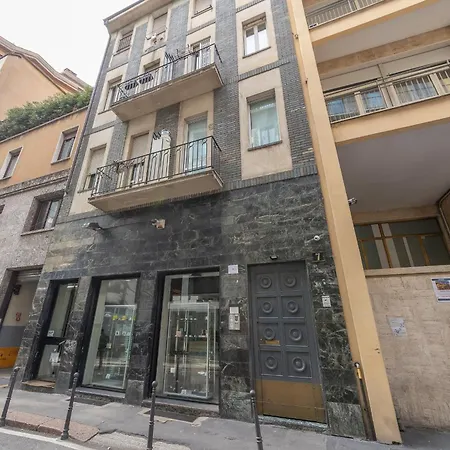 Via Cerva 7 Daire Milano